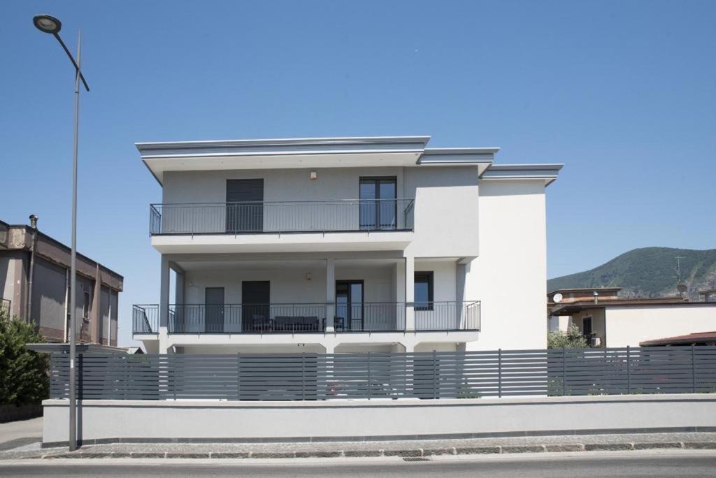 Studio Apartment Angelo - Free Private Parking Sarno Kültér fotó